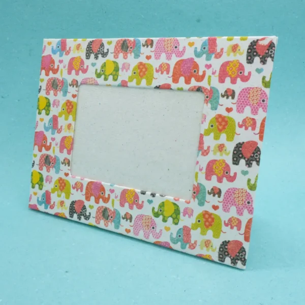 Cornice portafoto in carta di cacca di elefante