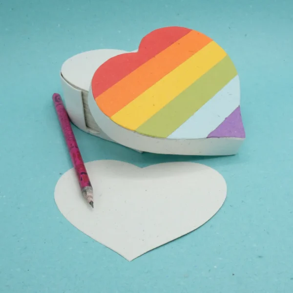 FOGLI PER APPUNTI, IN CACCA DI ELEFANTE BOX CUORE, LINEA RAINBOW, MISURE 8x7x5 CM COD.VAHPHSR