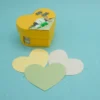Fogli per appunti a cuore in carta fatta con cacca di elefante misura 8x7x4,5 cm. cod. VAHPHS