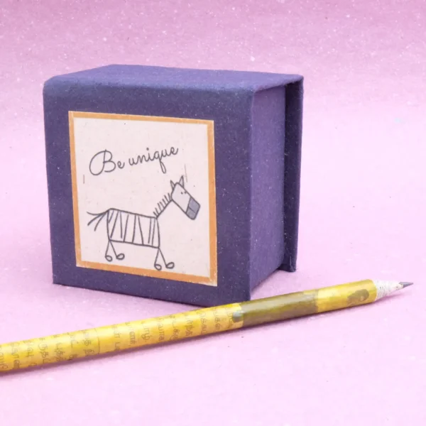 Cubo piccolo da scrivania in carta di cacca di elefante animali selvatici