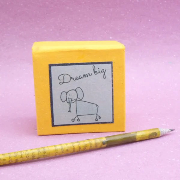 Cubo piccolo da scrivania in carta di cacca di elefante animali selvatici