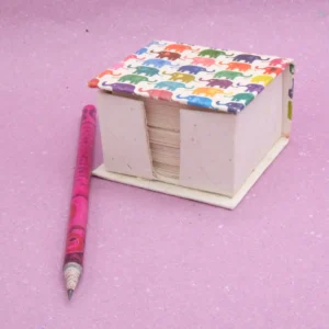 Fogli per appunti in carta di cacca di elefante in box piccolo misura 8x7x4.5 cm cod.VAMPSSE(1)