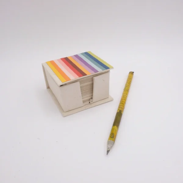 Fogli per appunti in carta di cacca di elefante in box piccolo misura 8x7x4.5 cm cod.VAMPSSR
