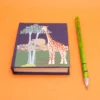 Quaderno piccolo con fogli in carta di cacca di elefante con animali selvatici misura 9_10.5 cm. cod.VASNBA