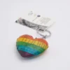 Portachiavi a cuore Rainbow in carta di giornale