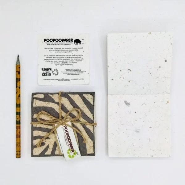 Blocco per appunti con fogli in cacca di elefante linea ANIMALIER misure 10x10x3 cm