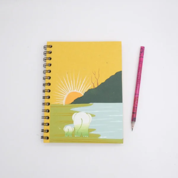 Quaderno in carta di cacca di elefante con spirale