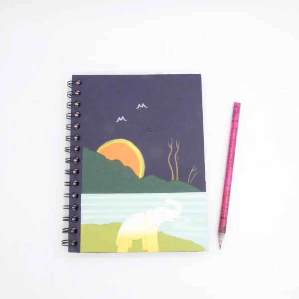 Quaderno in carta di cacca di elefante con spirale