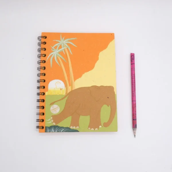 Quaderno in carta di cacca di elefante con spirale