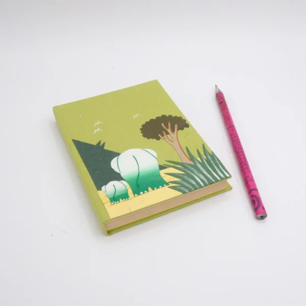 Quaderno medio in carta di cacca di elefante 10x13 cm