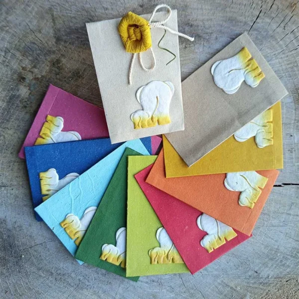 Busta portaconfetti in cacca di elefante con due elefanti misure 13hx8x2 in colori assortiti