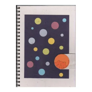 Quaderno A4 con bolle in carta di cacca di elefante