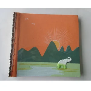 Album quadrato per foto con veline in carta di cacca di elefante